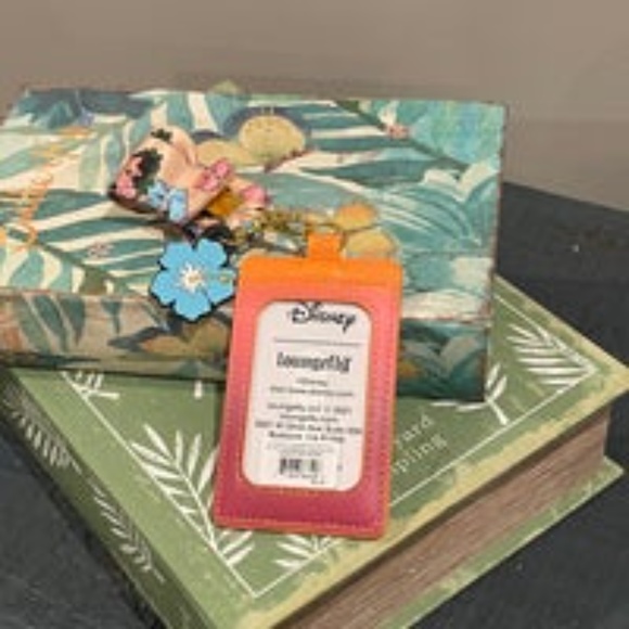 Lilo & Stitch Card Holder Wallet Lanyard - Picture 4 of 4